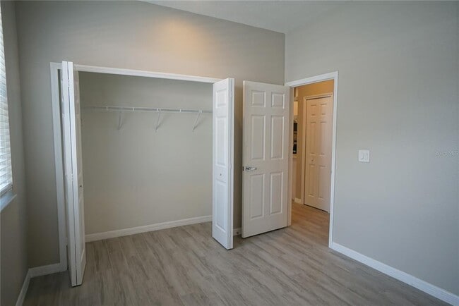 Building Photo - 4104 N Thatcher Ave