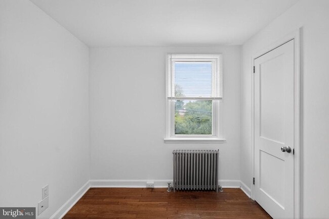 Building Photo - 439 E 11th Ave