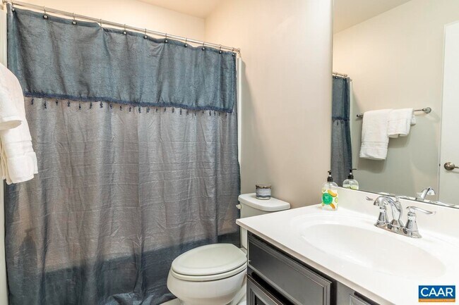 Building Photo - 2033 Elm Tree Ct