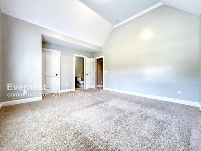 Building Photo - 1070 Windfaire Pl