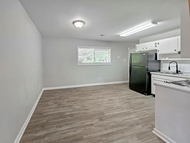 Building Photo - Updated 3-Bedroom Brick Ranch in Jonesboro with Fenced Yard & Prime Location