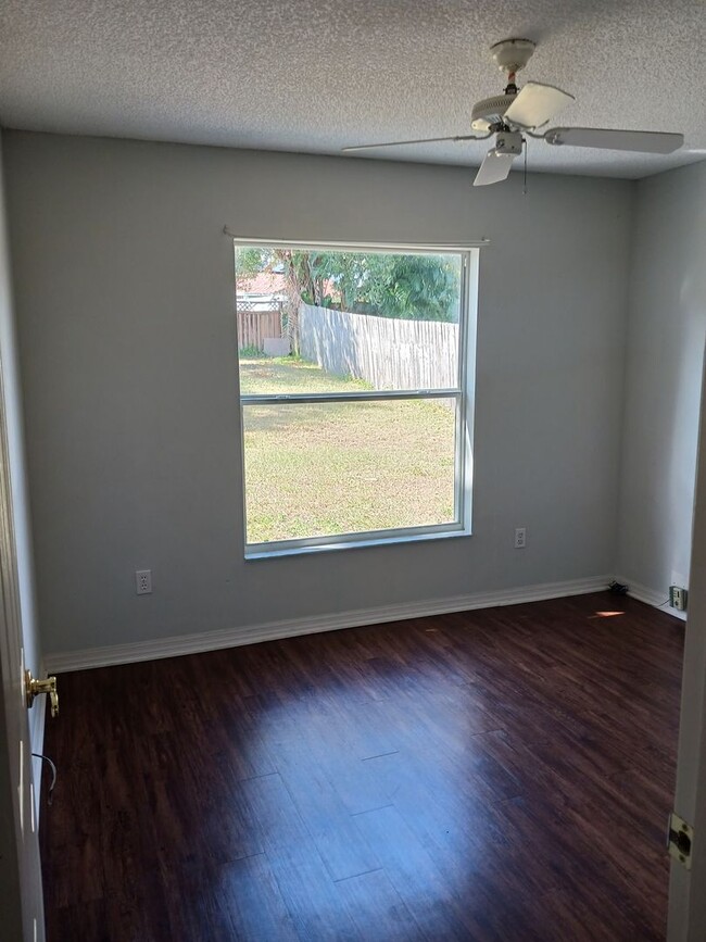 Building Photo - Spacious home in the Clermont Area