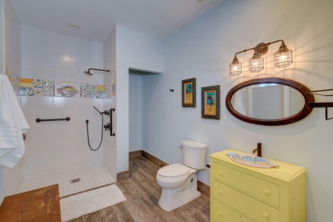 Building Photo - 419 N 2nd St