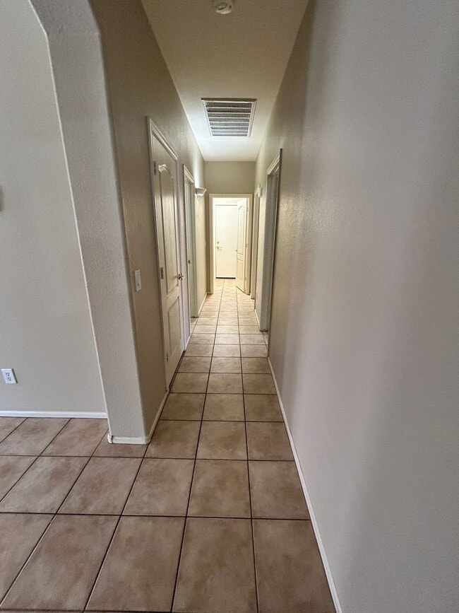 Building Photo - Warm, Inviting 3 Bed / 2bath Home in Canyon Trails with new updated and Flooring!!!