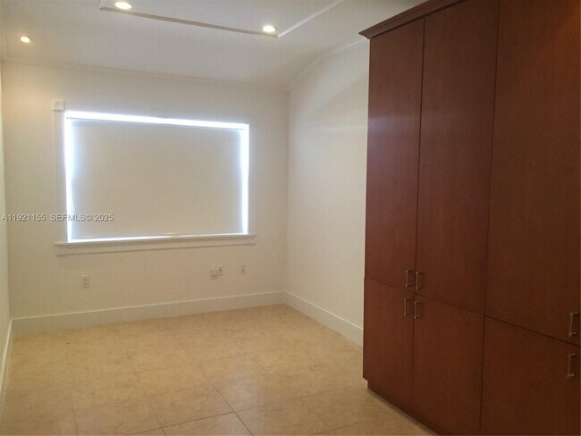 Building Photo - 1831 SW 17th Terrace