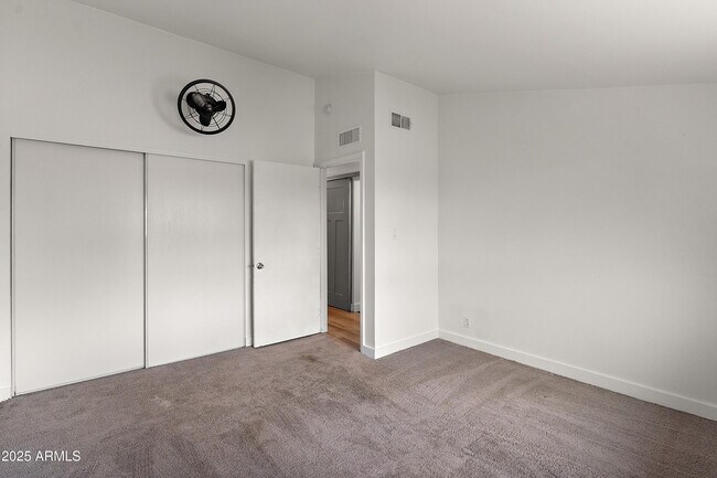 Building Photo - 5621 N 79th St