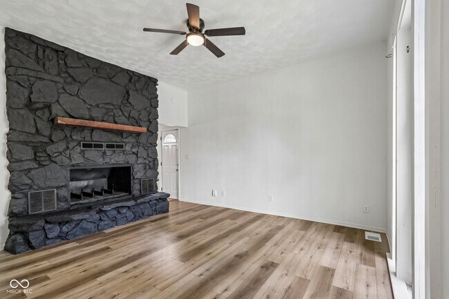 Building Photo - 809 N Meridian St Rd