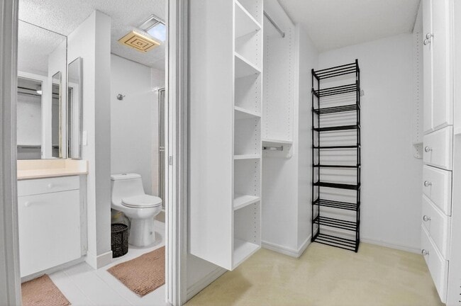Building Photo - 4100 N Ocean Dr