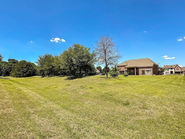 Building Photo - 7304 Meadow Glen Dr