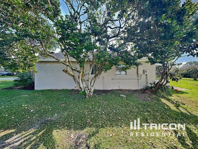 Building Photo - 20836 Melville St