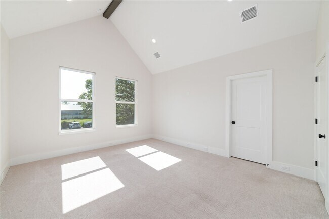 Building Photo - 5630 Bertellis Ln