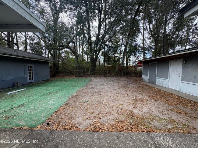 Building Photo - 6868 Medellin Ct