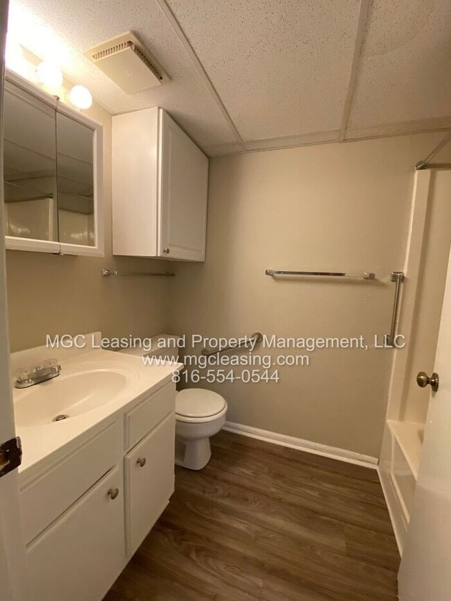 Building Photo - Your New Apartment Awaits at Le Grand Apar...