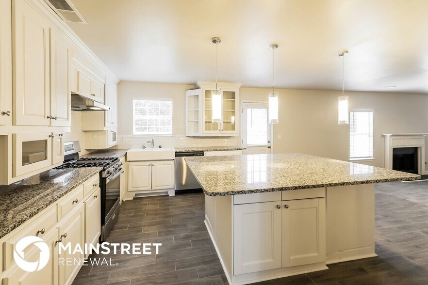 Building Photo - 1562 Gunstock Ct