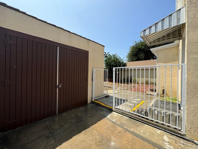 Building Photo - Charming Spanish-Style Home with a lot of ...