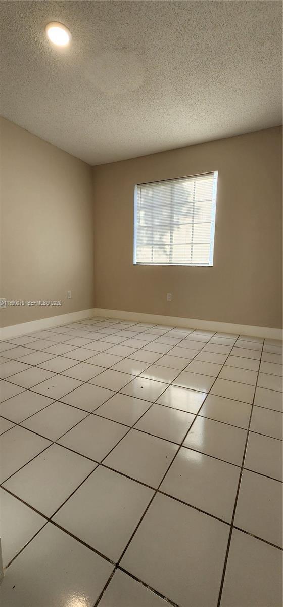 Building Photo - 800 SW 10th Ave