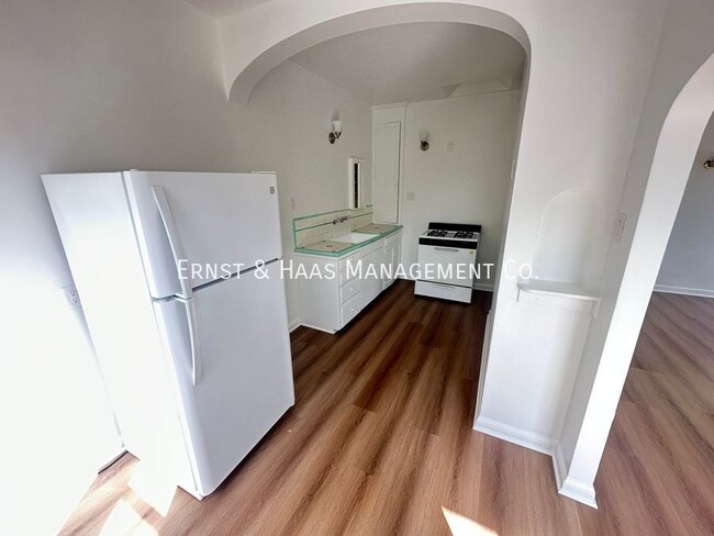 Building Photo - Great 1 Bedroom Apartment in Historical Wi...