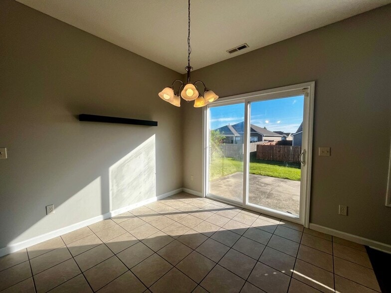 Building Photo - 11013 Calera Passage