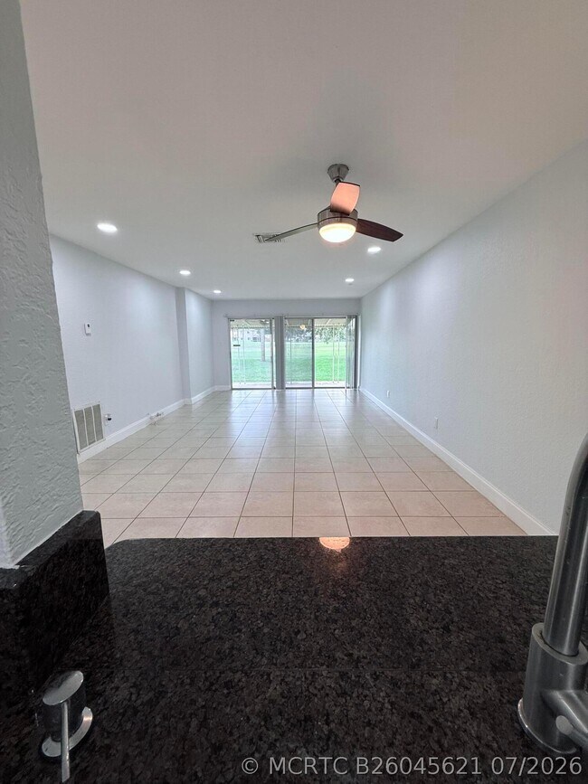 Building Photo - 9640 Oakburst Ln