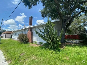 Building Photo - 601 8th St W