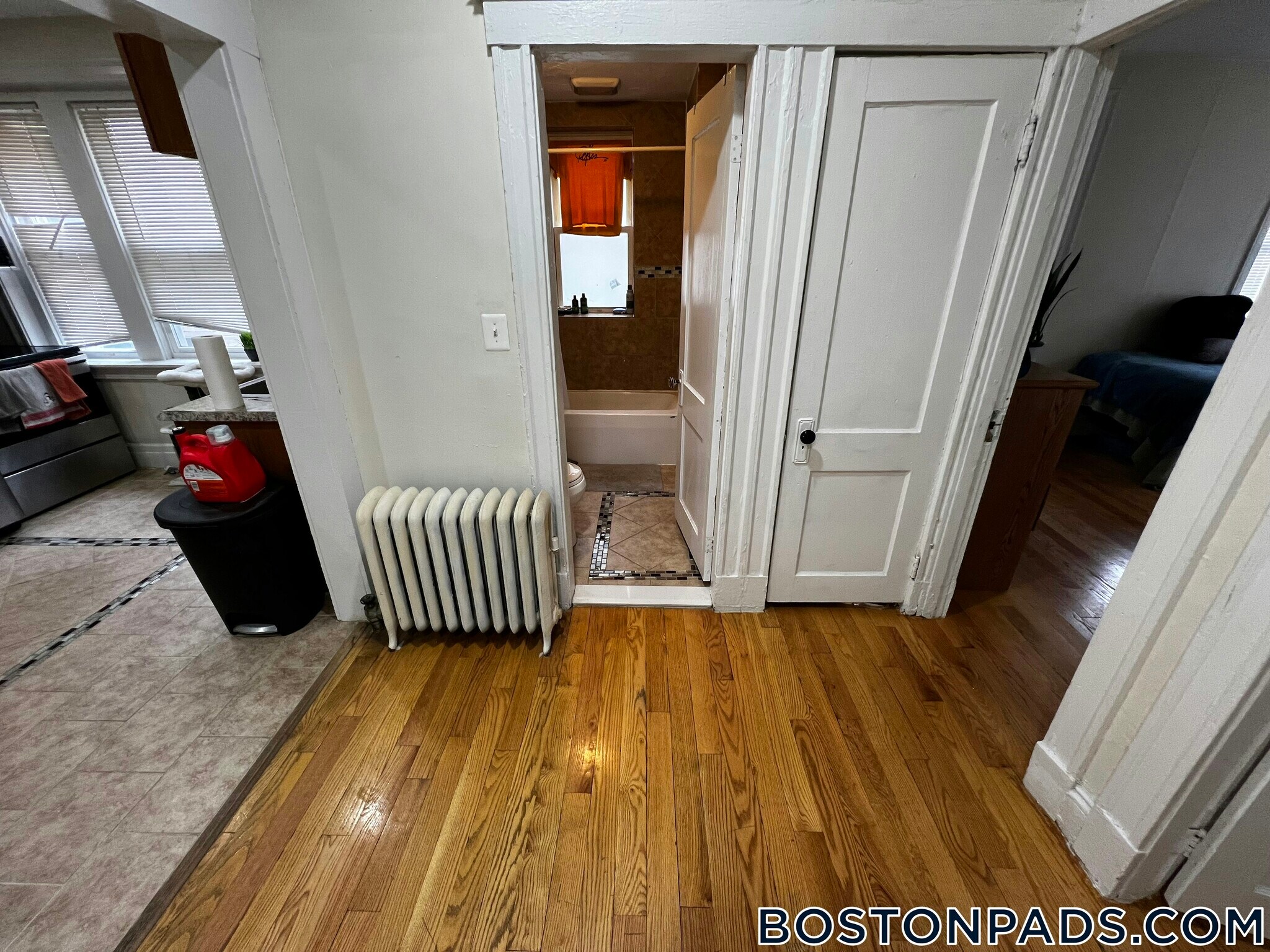 Building Photo - 244 Kelton St