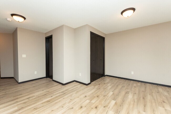 Building Photo - 11050 E Fawn Grove St