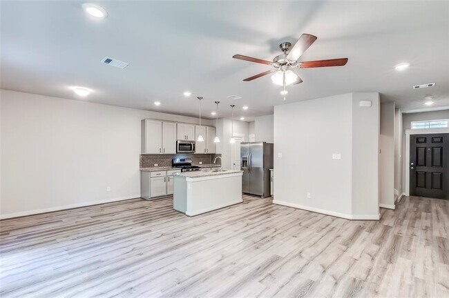 Building Photo - 17200 Crane Fly Dr