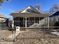 Building Photo - 743 N Walnut St