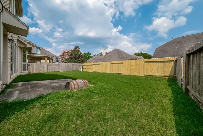 Building Photo - 16010 Juniper Shores Dr