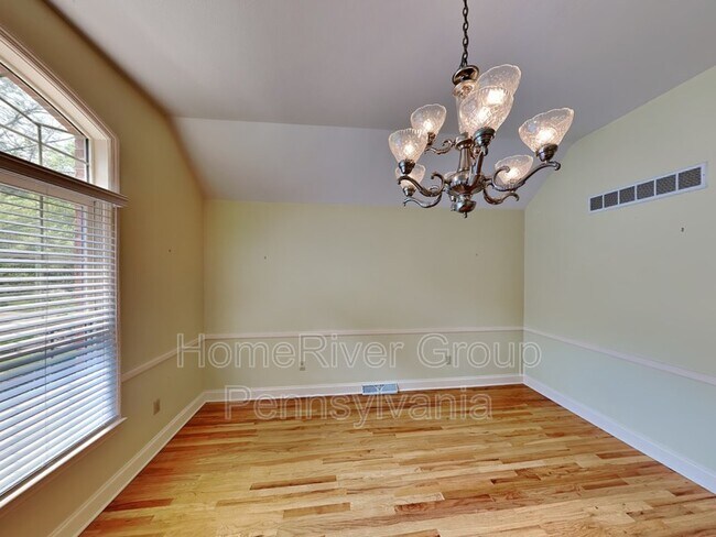 Building Photo - 31 Brucewood Dr