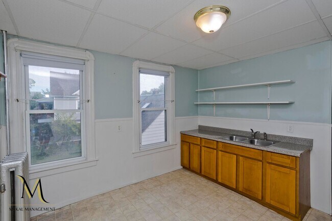 Building Photo - 43 Elmdale St