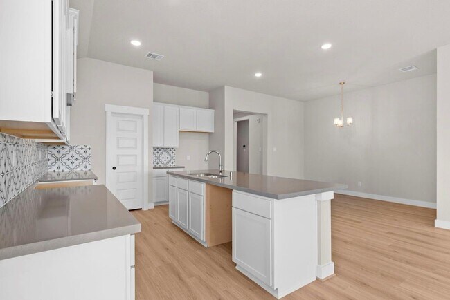 Building Photo - 2216 Inglenook Grv Dr