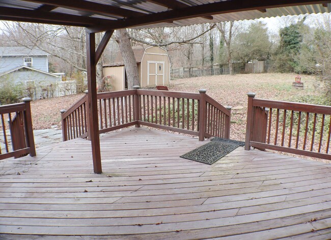 Building Photo - Cute brick ranch 3 bedroom, 2 bathroom in ...