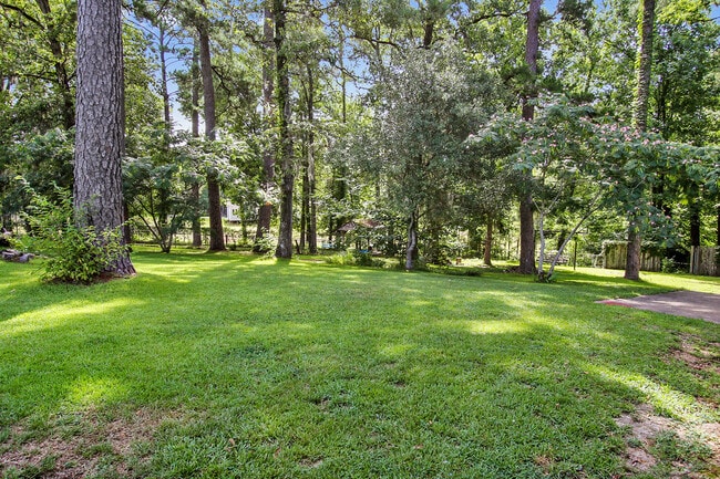 Building Photo - 10827 LA-28