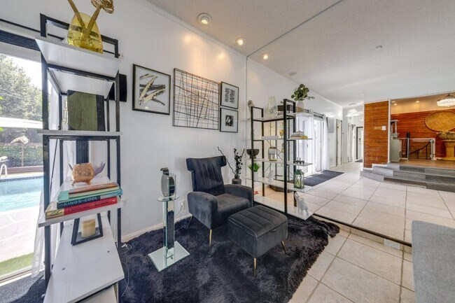 Building Photo - 3609 SW 58th Ave