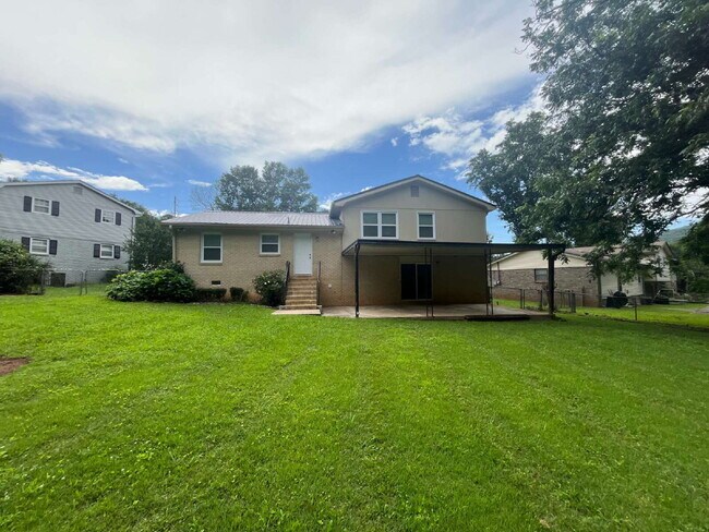 Building Photo - 6208 Cedar Point Dr NW