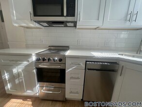 Building Photo - 175 Hemenway St