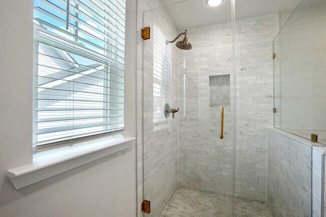 Building Photo - 25 Ashmont St