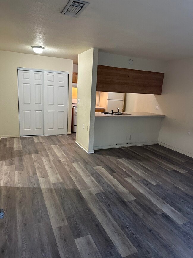 Building Photo - 317 Mabry St