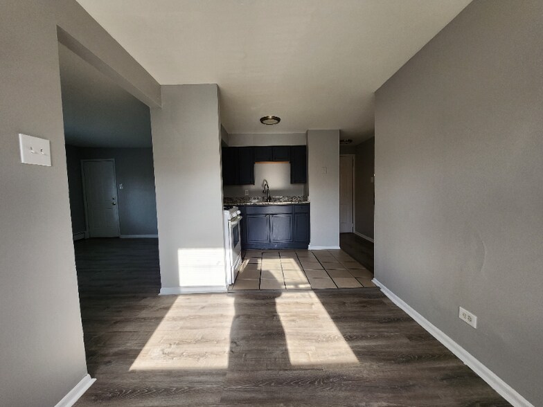 Building Photo - 6437 S Evans Ave
