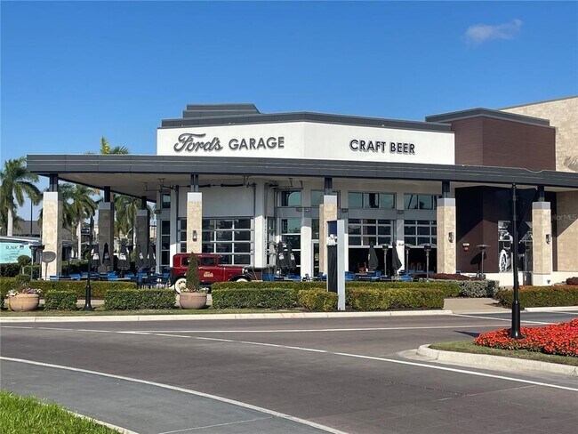 Building Photo - 828 S Tuttle Ave