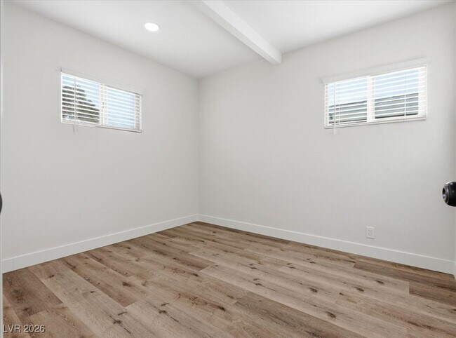 Building Photo - 604 Stanford St