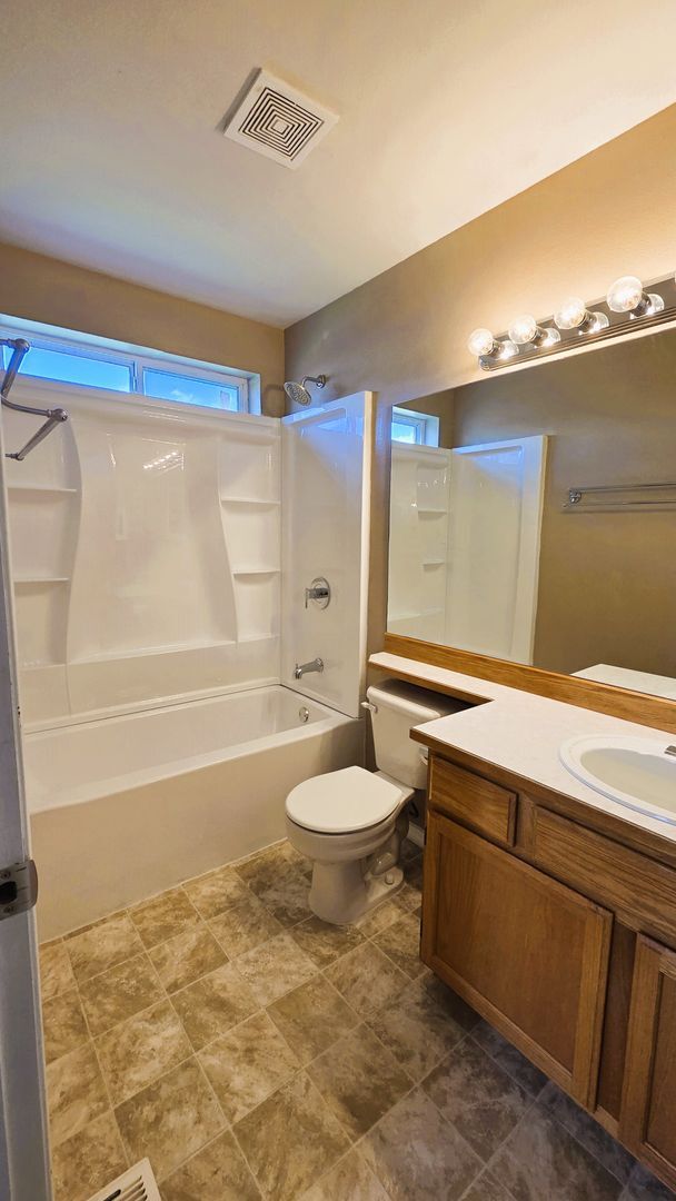 Building Photo - 3-Bedroom Rancher in Hayden
