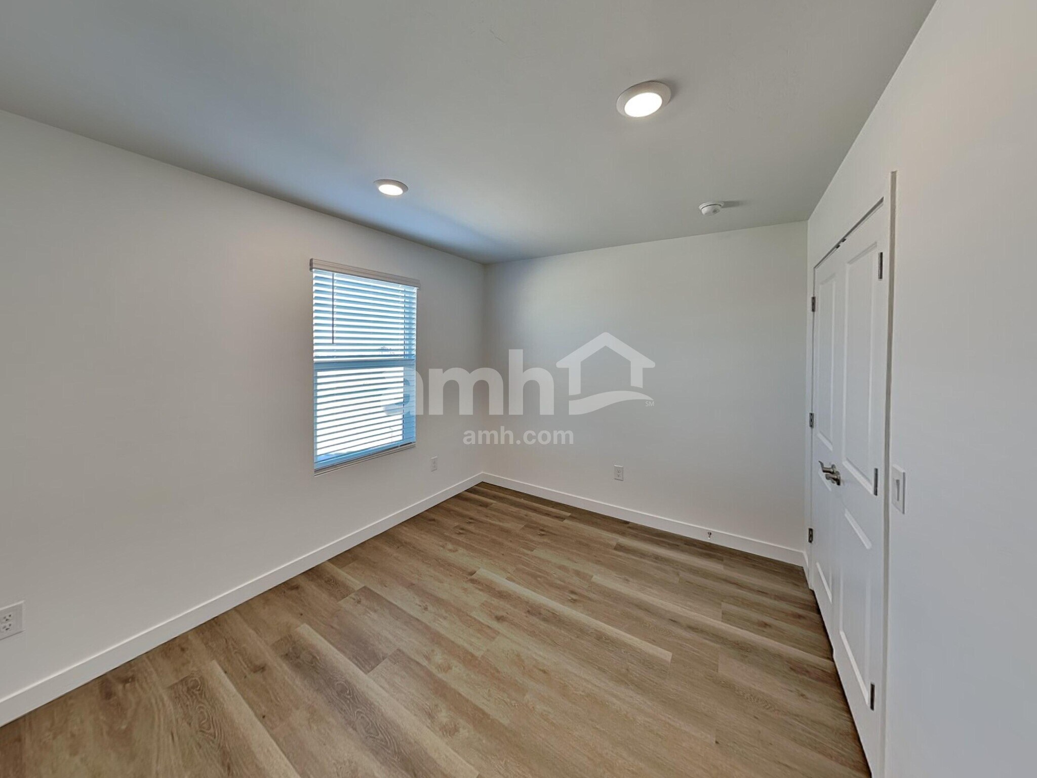 Building Photo - 9531 Harkes Dr