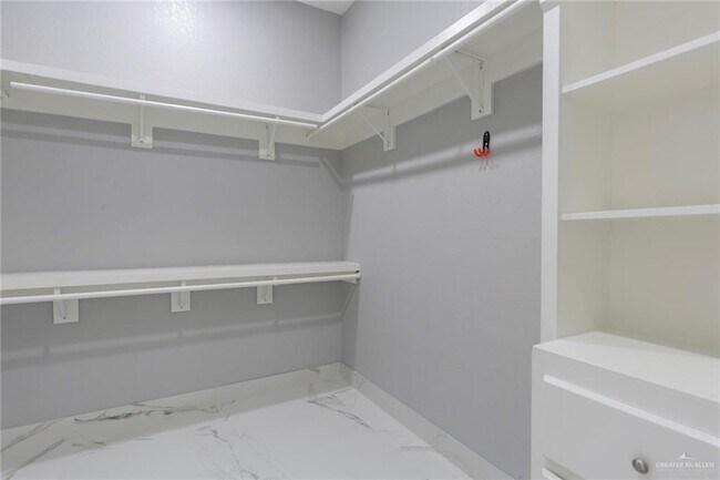 Building Photo - 22 Pecos St