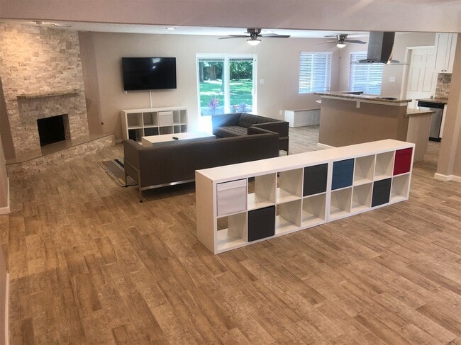 Building Photo - 25610 Spring Ridge Dr