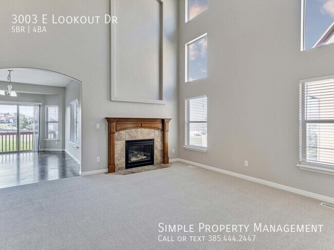 Building Photo - 3003 E Lookout Dr