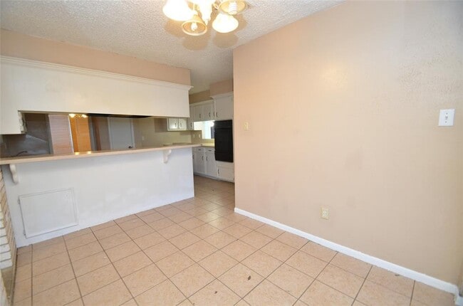 Building Photo - 439 Breeze Park Dr