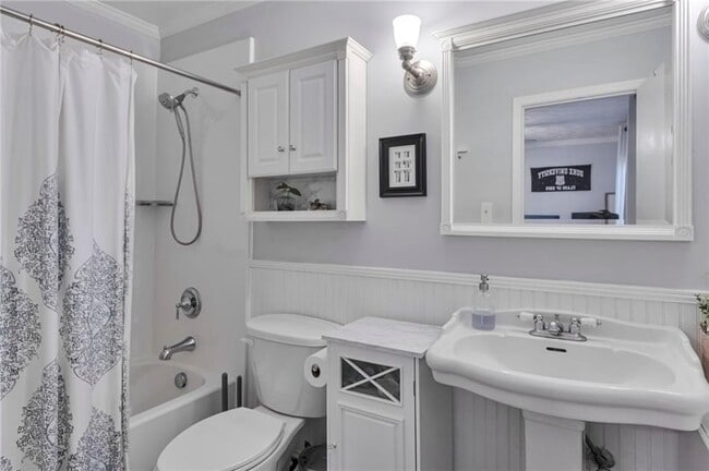 Building Photo - 8 Arpege Way NW