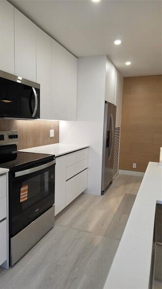 Building Photo - 8704 NW 35th St